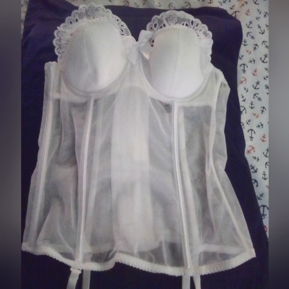 Victoria's secret bustier pure white 34B new with tags
